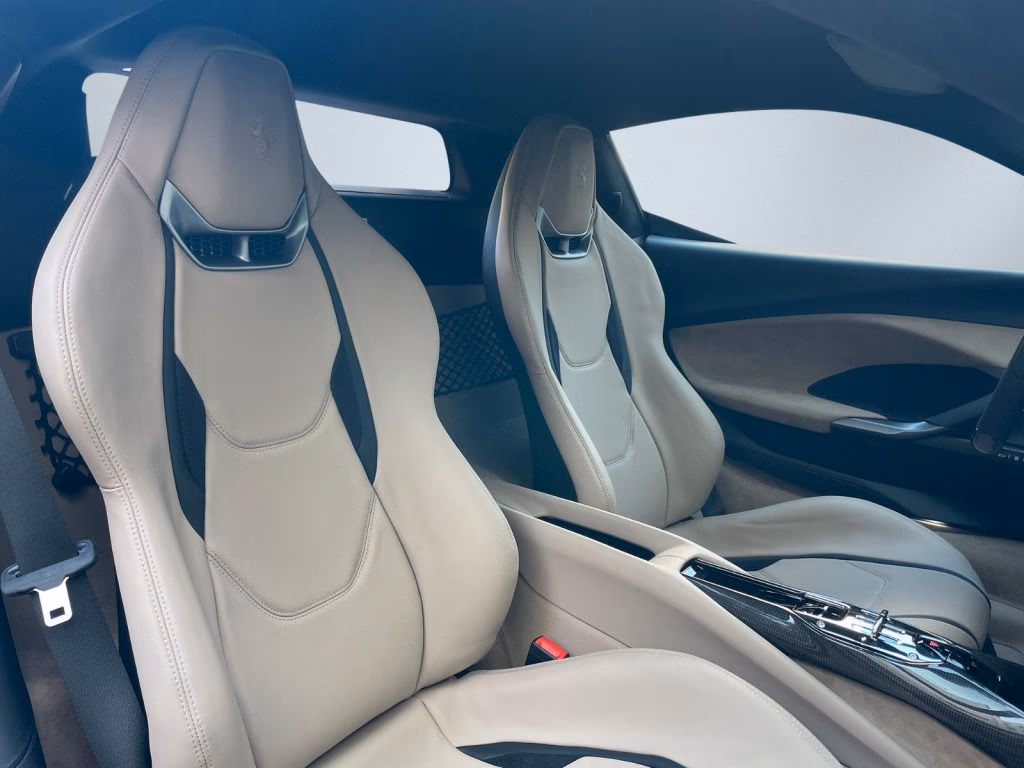 Ferrari 296 GTB | Ferrari Atelier Carbon COC Lift LED's, Ansicht 8